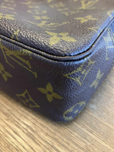 LV Trousse 23